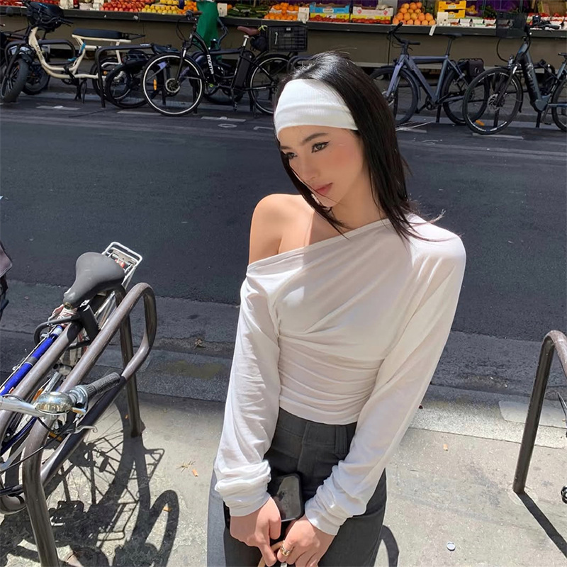 Blouse Off Shoulder - بلوزة نسائية 2026 بكتف واحد وأكمام