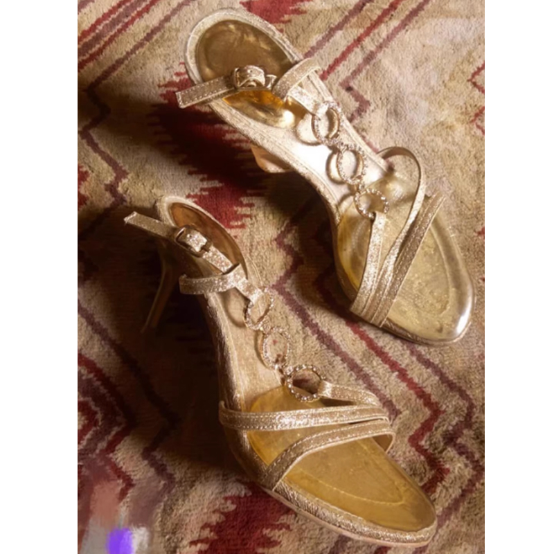 صنادل نسائية ذهبية بحزام وكعب  - مراجعة Sandal Strappy Heeled وسعره