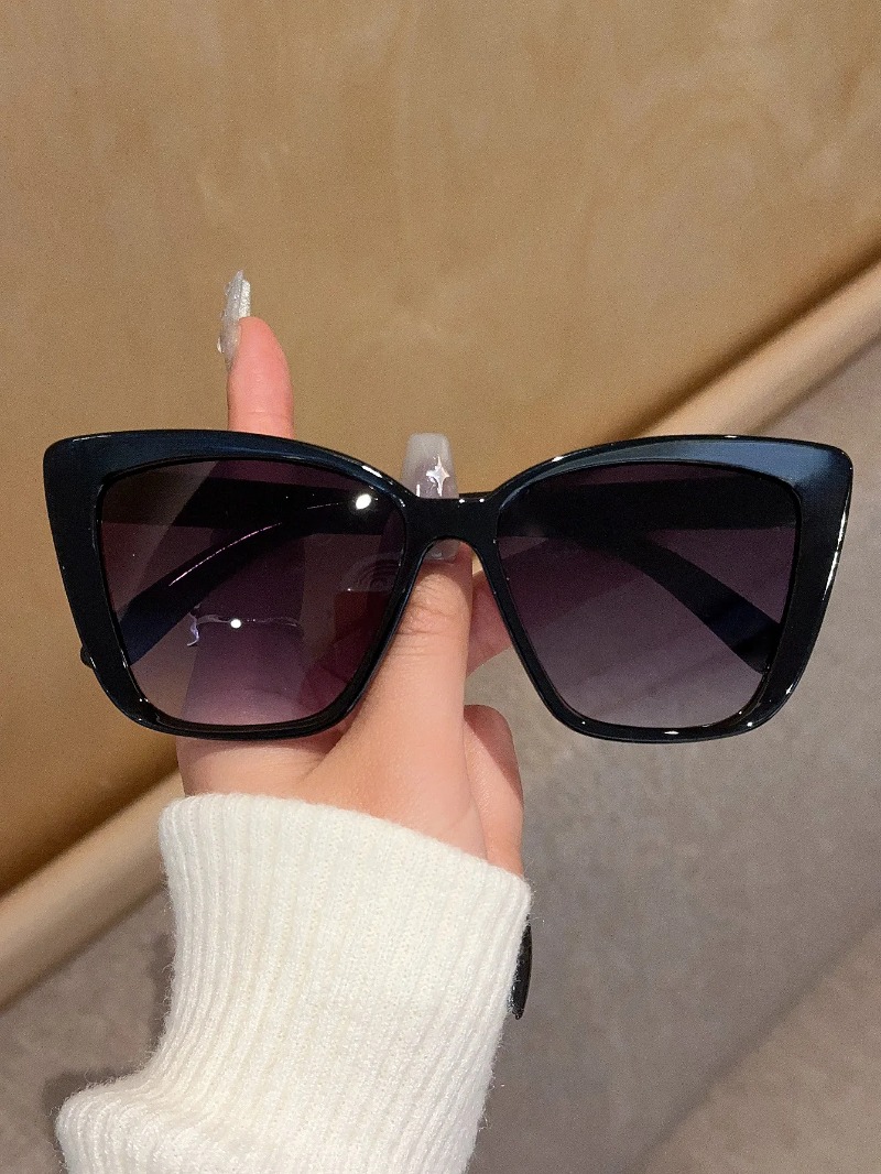 نظارات شمسية عصرية بتصميم عين  - مراجعة Sunglasses Cat Eye وسعره