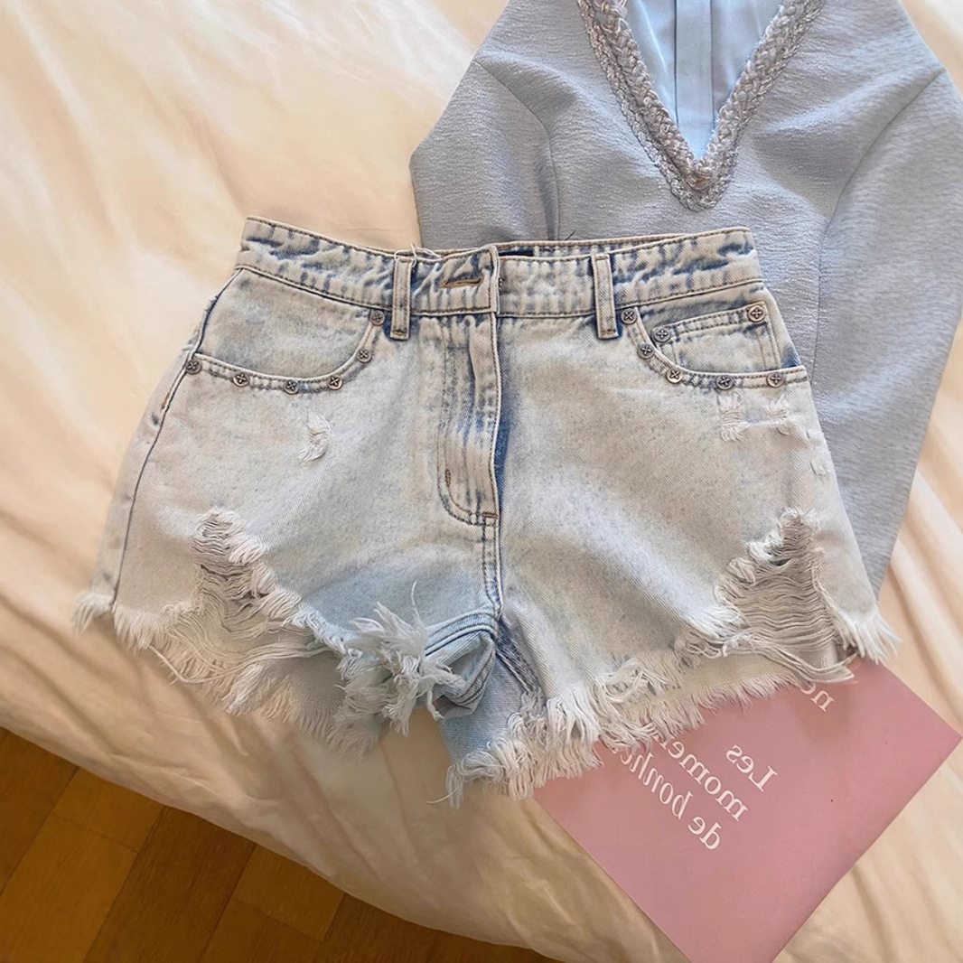 شورت جينز نسائي صيفي 2026 بتصم - مراجعة Shorts Denim Frayed وسعره